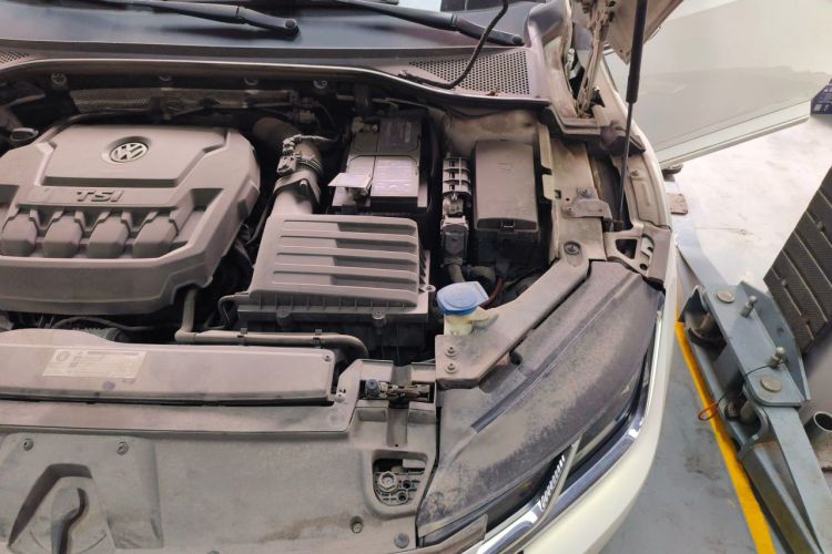 Used Volkswagen FAW-Volkswagen CC 2020 330TSI Huayan Edition China VI Standard Engine Bay Left