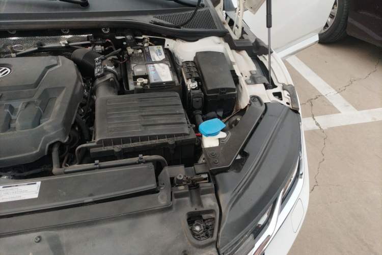 Used Volkswagen FAW-Volkswagen CC 2020 330TSI Glamour Edition China VI Standard Engine Bay Left