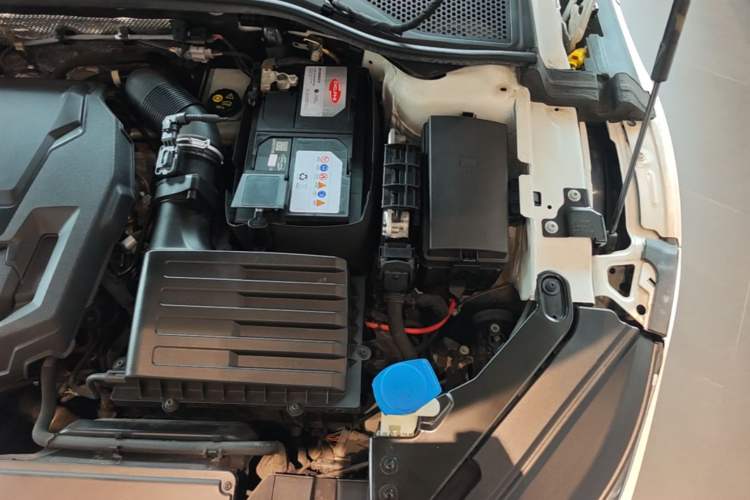 Used Volkswagen FAW-Volkswagen CC 2020 330TSI Glamour Edition China VI Standard Engine Bay Left