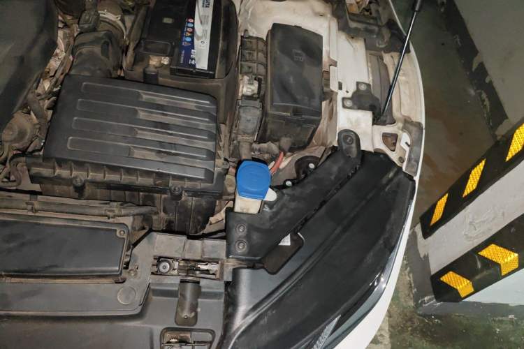 Used Volkswagen FAW-Volkswagen CC 2020 330TSI Huayan Edition China VI Standard Engine Bay Left