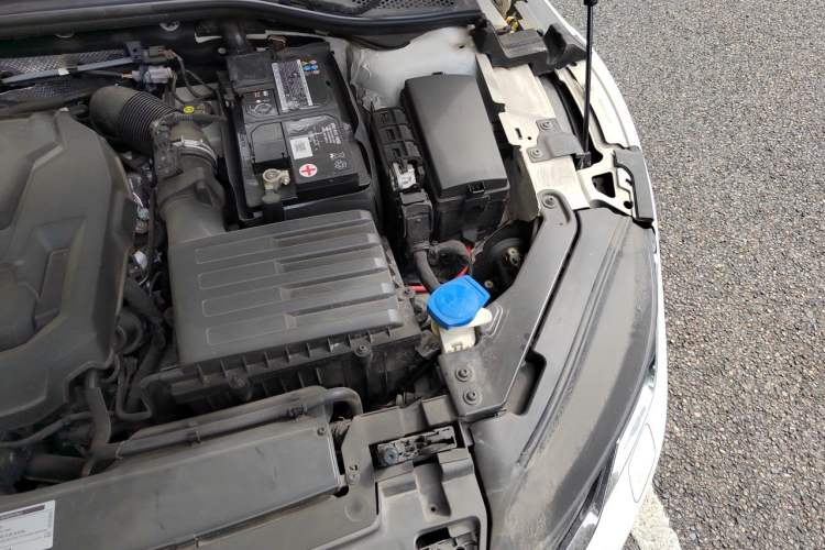 Used Volkswagen FAW-Volkswagen CC 2020 330TSI Glamour Edition China VI Standard Engine Bay Left