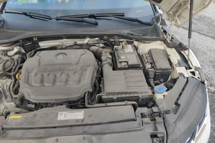 Used Volkswagen FAW-Volkswagen CC 2020 330TSI Glamour Edition China VI Standard Engine Bay Left