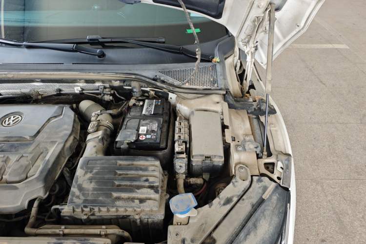 Used Volkswagen FAW-Volkswagen CC 2020 330TSI Huayan Edition China VI Standard Engine Bay Left