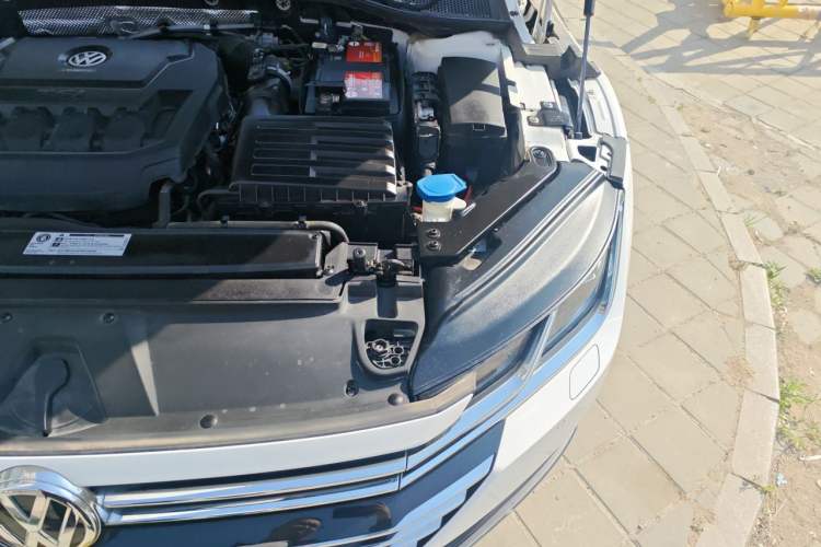 Used Volkswagen FAW-Volkswagen CC 2020 330TSI Glamour Edition China VI Standard Engine Bay Left