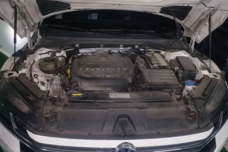 Used Volkswagen FAW-Volkswagen CC 2020 330TSI Glamour Edition China VI Standard Engine Bay