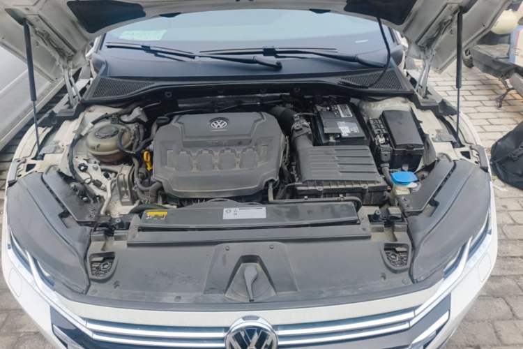Used Volkswagen FAW-Volkswagen CC 2020 330TSI Glamour Edition China VI Standard Engine Bay