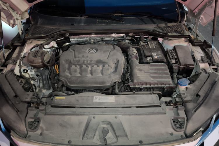 Used Volkswagen FAW-Volkswagen CC 2020 330TSI Glamour Edition China VI Standard Engine Bay