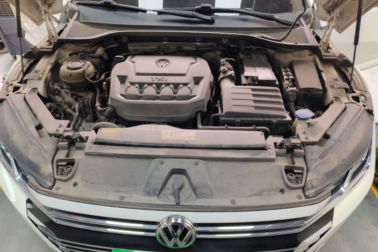 Used Volkswagen FAW-Volkswagen CC 2020 330TSI Huayan Edition China VI Standard Engine Bay