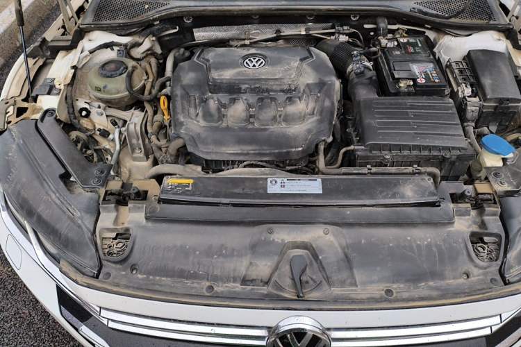 Used Volkswagen FAW-Volkswagen CC 2020 330TSI Glamour Edition China VI Standard Engine Bay