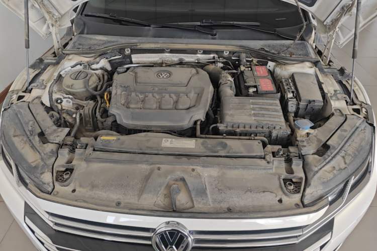 Used Volkswagen FAW-Volkswagen CC 2020 330TSI Huayan Edition China VI Standard Engine Bay
