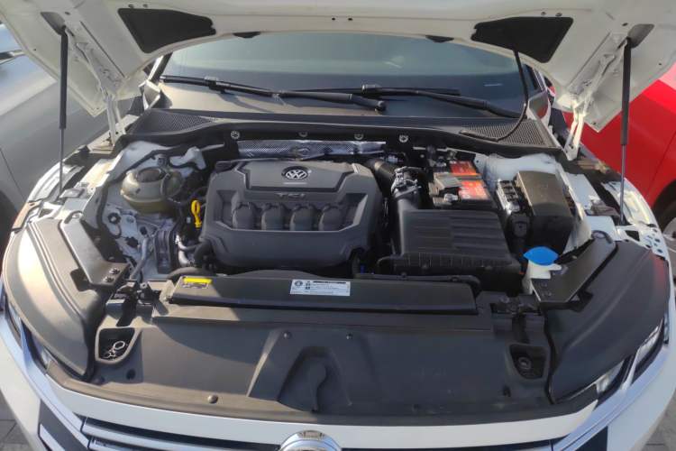 Used Volkswagen FAW-Volkswagen CC 2020 330TSI Huayan Edition China VI Standard Engine Bay
