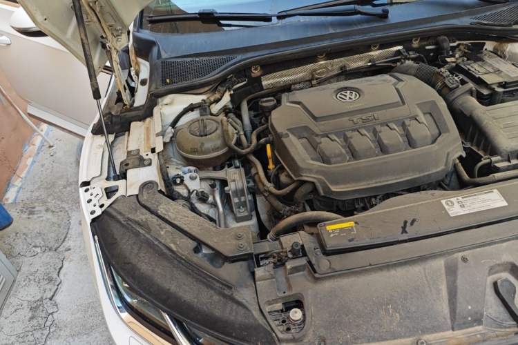 Used Volkswagen FAW-Volkswagen CC 2020 330TSI Glamour Edition China VI Standard Engine Bay Right