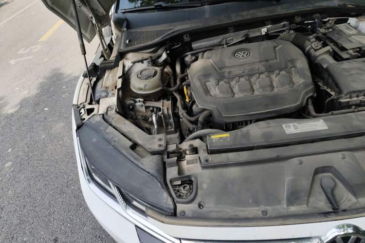 Used Volkswagen FAW-Volkswagen CC 2020 330TSI Huayan Edition China VI Standard Engine Bay Right
