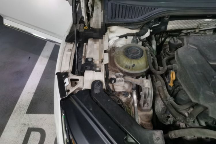 Used Volkswagen FAW-Volkswagen CC 2020 330TSI Glamour Edition China VI Standard Engine Bay Right