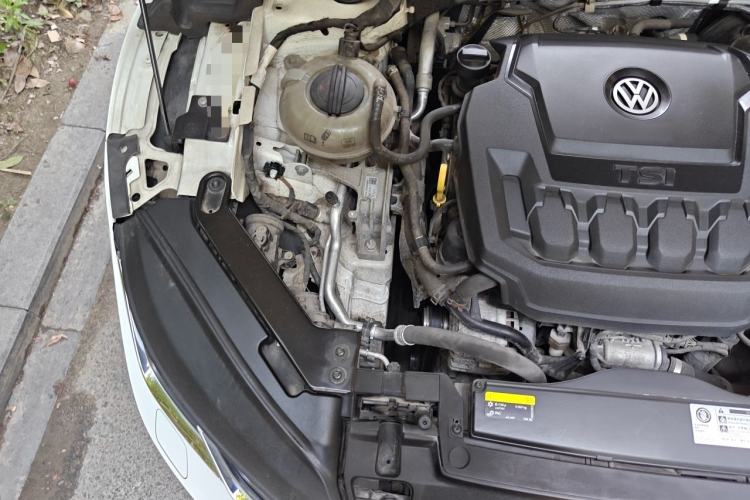 Used Volkswagen FAW-Volkswagen CC 2020 330TSI Glamour Edition China VI Standard Engine Bay Right