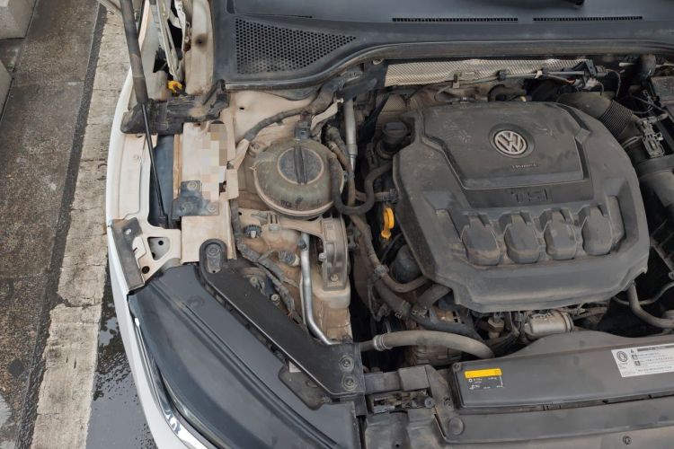 Used Volkswagen FAW-Volkswagen CC 2020 330TSI Glamour Edition China VI Standard Engine Bay Right