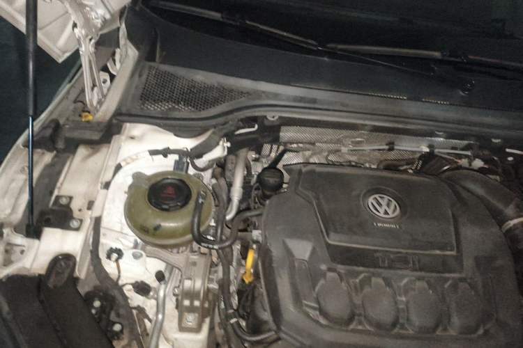 Used Volkswagen FAW-Volkswagen CC 2020 330TSI Glamour Edition China VI Standard Engine Bay Right