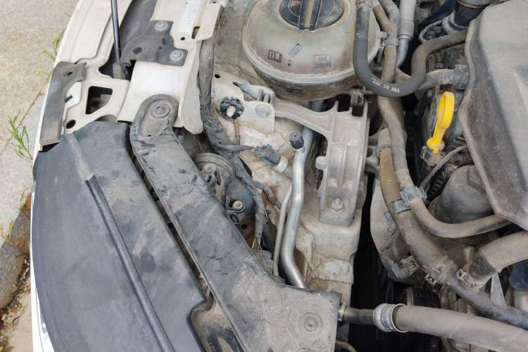 Used Volkswagen FAW-Volkswagen CC 2020 330TSI Huayan Edition China VI Standard Engine Bay Right