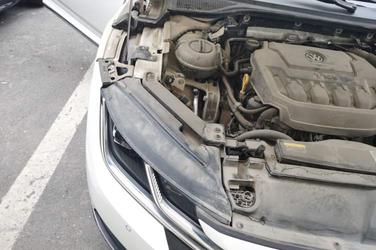 Used Volkswagen FAW-Volkswagen CC 2020 330TSI Huayan Edition China VI Standard Engine Bay Right