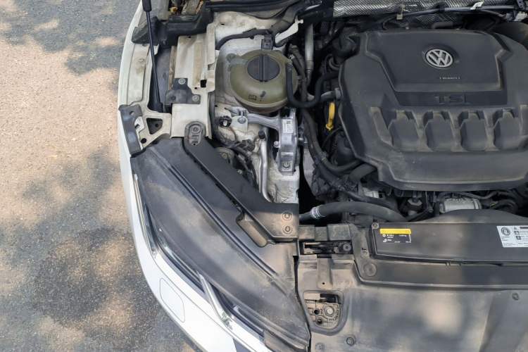 Used Volkswagen FAW-Volkswagen CC 2020 330TSI Glamour Edition China VI Standard Engine Bay Right