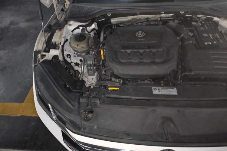 Used Volkswagen FAW-Volkswagen CC 2020 330TSI Huayan Edition China VI Standard Engine Bay Right