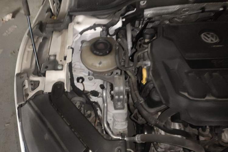 Used Volkswagen FAW-Volkswagen CC 2020 330TSI Glamour Edition China VI Standard Engine Bay Right
