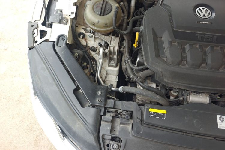 Used Volkswagen FAW-Volkswagen CC 2020 330TSI Huayan Edition China VI Standard Engine Bay Right