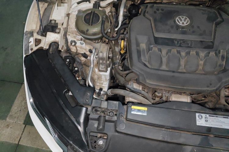 Used Volkswagen FAW-Volkswagen CC 2020 330TSI Huayan Edition China VI Standard Engine Bay Right