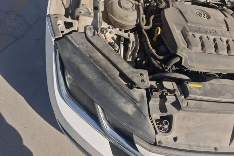 Used Volkswagen FAW-Volkswagen CC 2020 330TSI Huayan Edition China VI Standard Engine Bay Right