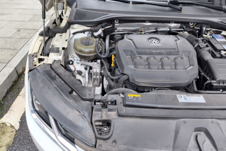 Used Volkswagen FAW-Volkswagen CC 2020 330TSI Huayan Edition China VI Standard Engine Bay Right