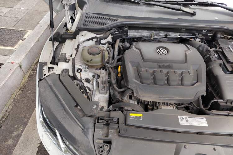 Used Volkswagen FAW-Volkswagen CC 2020 330TSI Glamour Edition China VI Standard Engine Bay Right