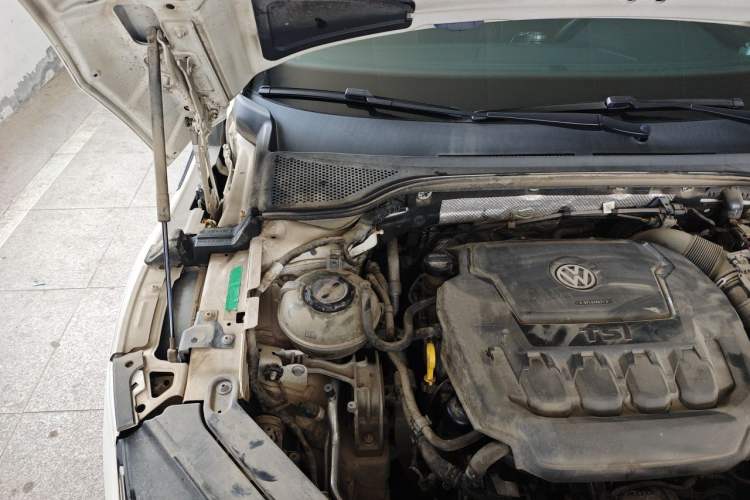 Used Volkswagen FAW-Volkswagen CC 2020 330TSI Huayan Edition China VI Standard Engine Bay Right