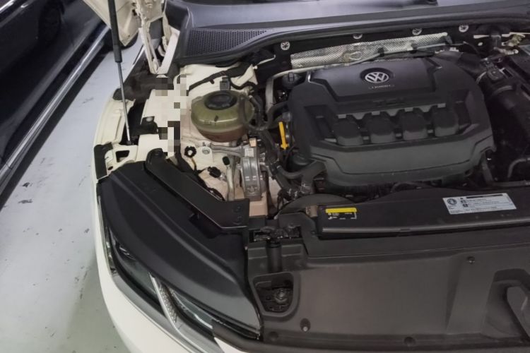 Used Volkswagen FAW-Volkswagen CC 2020 330TSI Huayan Edition China VI Standard Engine Bay Right