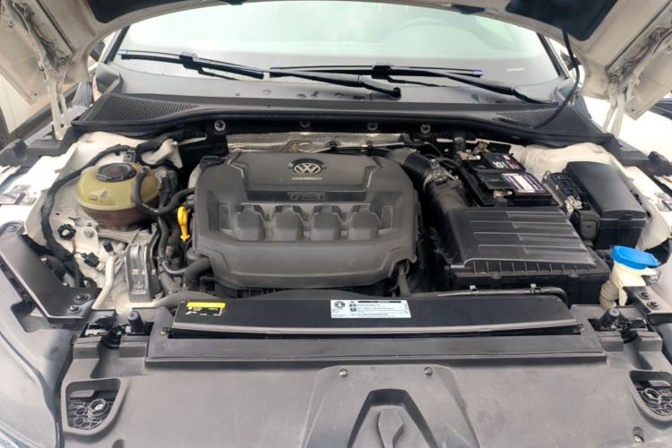 Used Volkswagen FAW-Volkswagen CC 2020 330TSI Glamour Edition China VI Standard Engine Bay
