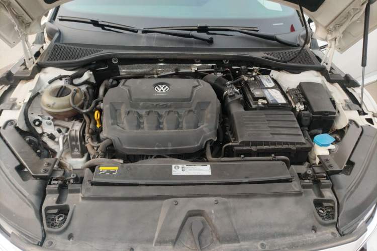 Used Volkswagen FAW-Volkswagen CC 2020 330TSI Glamour Edition China VI Standard Engine Bay