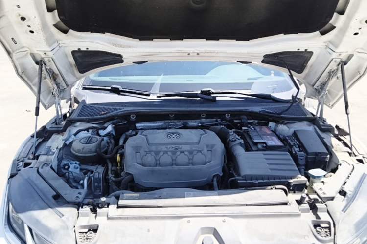 Used Volkswagen FAW-Volkswagen CC 2020 330TSI Glamour Edition China VI Standard Engine Bay