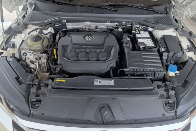 Used Volkswagen FAW-Volkswagen CC 2020 330TSI Glamour Edition China VI Standard Engine Bay