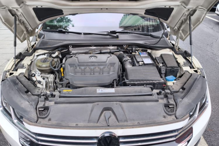 Used Volkswagen FAW-Volkswagen CC 2020 330TSI Huayan Edition China VI Standard Engine Bay