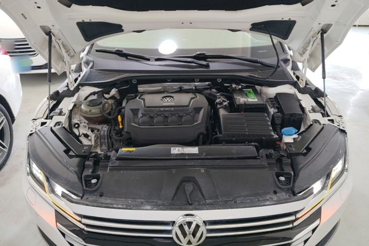 Used Volkswagen FAW-Volkswagen CC 2020 330TSI Glamour Edition China VI Standard Engine Bay