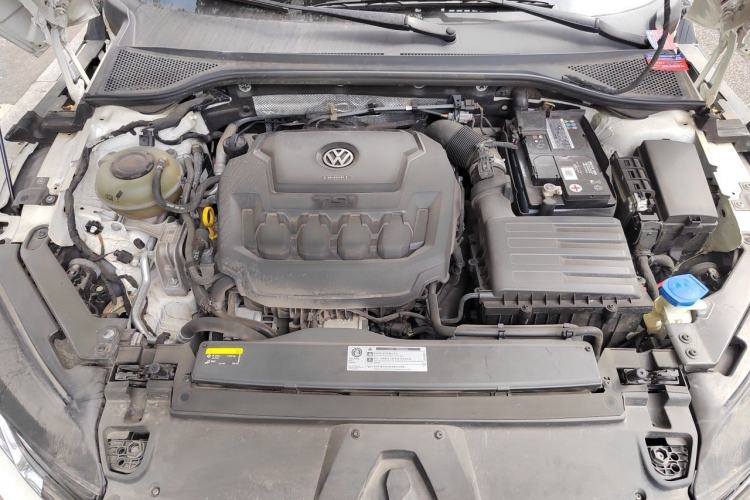 Used Volkswagen FAW-Volkswagen CC 2020 330TSI Glamour Edition China VI Standard Engine Bay