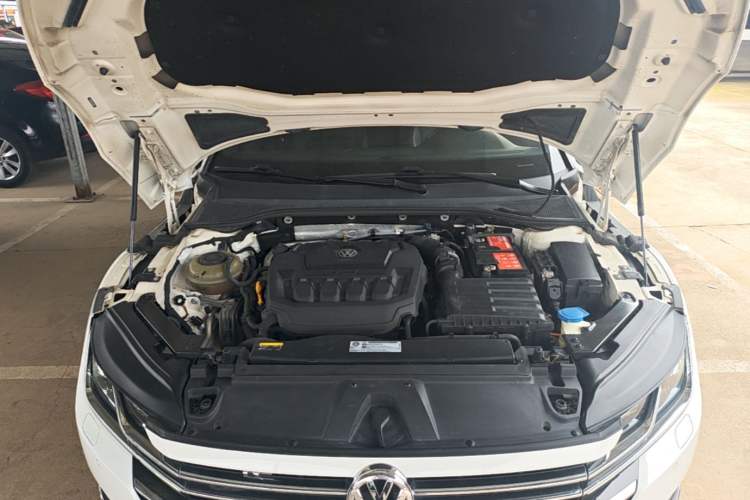 Used Volkswagen FAW-Volkswagen CC 2020 330TSI Glamour Edition China VI Standard Engine Bay