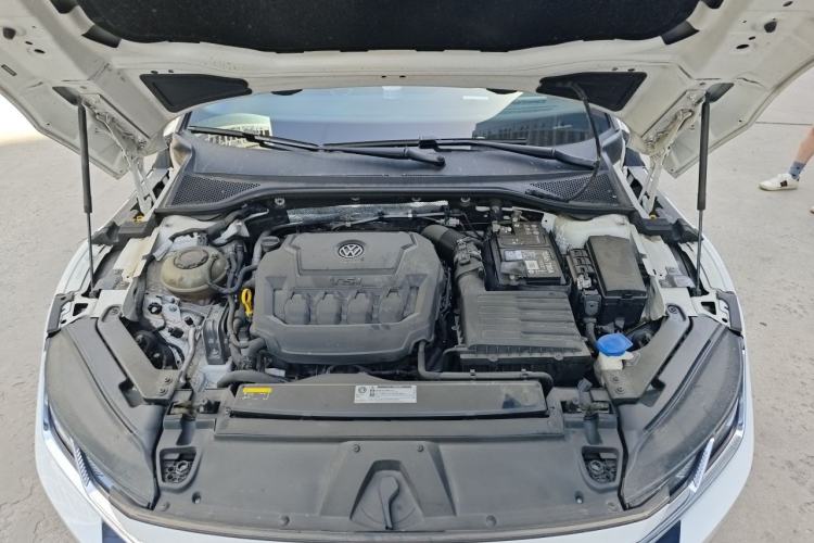 Used Volkswagen FAW-Volkswagen CC 2020 330TSI Huayan Edition China VI Standard Engine Bay