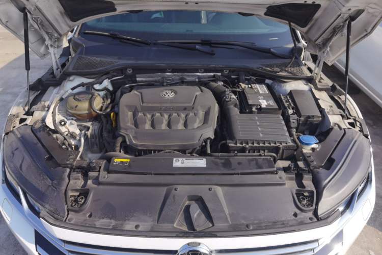 Used Volkswagen FAW-Volkswagen CC 2020 330TSI Glamour Edition China VI Standard Engine Bay