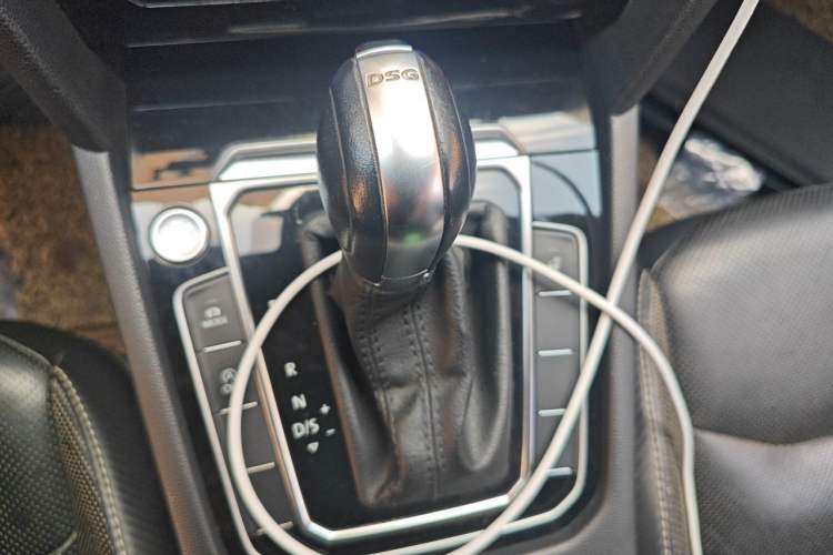 Used Volkswagen FAW-Volkswagen CC 2020 330TSI Glamour Edition China VI Standard Gear Lever