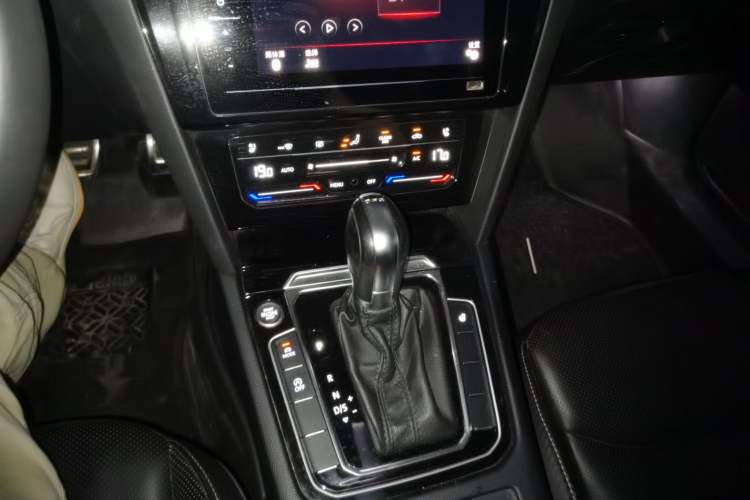Used Volkswagen FAW-Volkswagen CC 2020 330TSI Glamour Edition China VI Standard Gear Lever