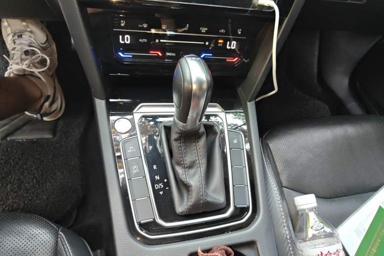 Used Volkswagen FAW-Volkswagen CC 2020 330TSI Glamour Edition China VI Standard Gear Lever
