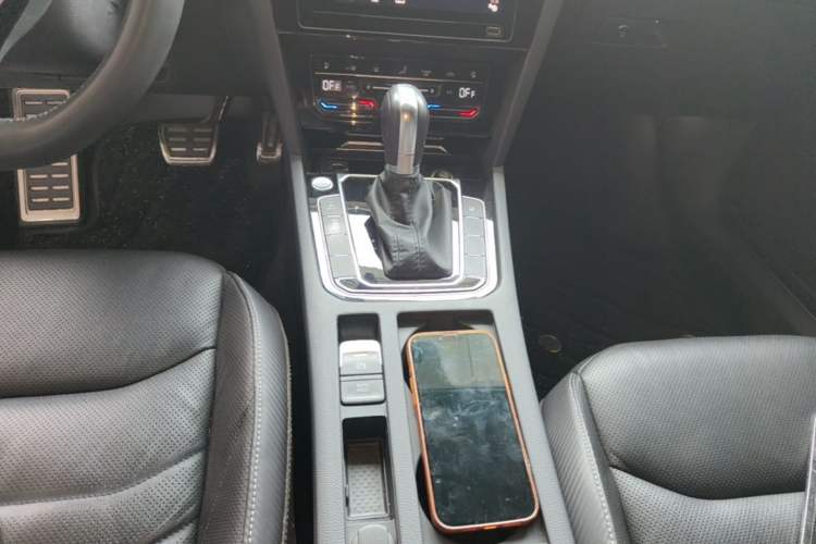 Used Volkswagen FAW-Volkswagen CC 2020 330TSI Glamour Edition China VI Standard Gear Lever