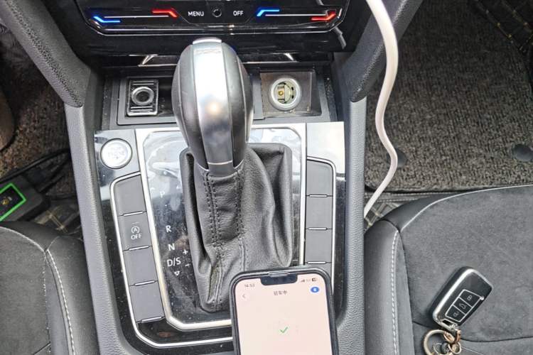 Used Volkswagen FAW-Volkswagen CC 2020 330TSI Huayan Edition China VI Standard Gear Lever