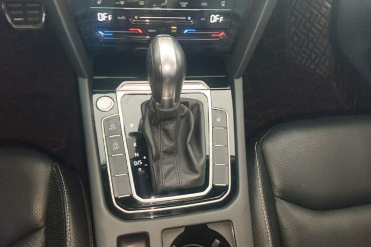 Used Volkswagen FAW-Volkswagen CC 2020 330TSI Glamour Edition China VI Standard Gear Lever