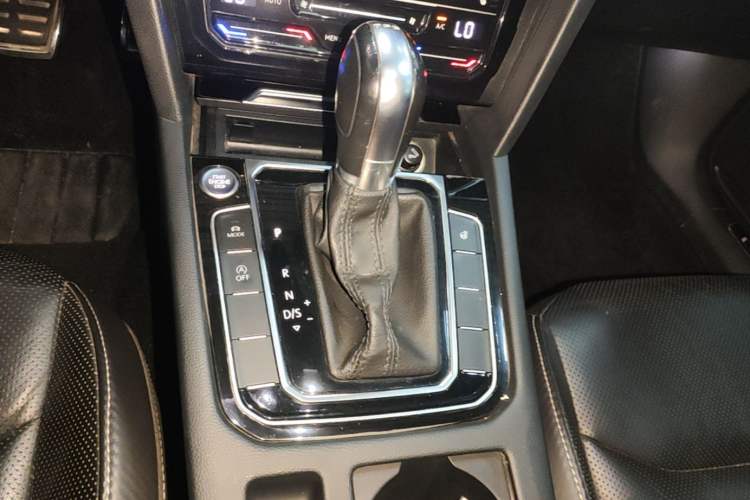 Used Volkswagen FAW-Volkswagen CC 2020 330TSI Glamour Edition China VI Standard Gear Lever